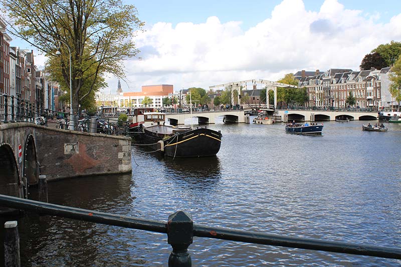 Landscape picture in Amsterdam with front object at 2 meters distance